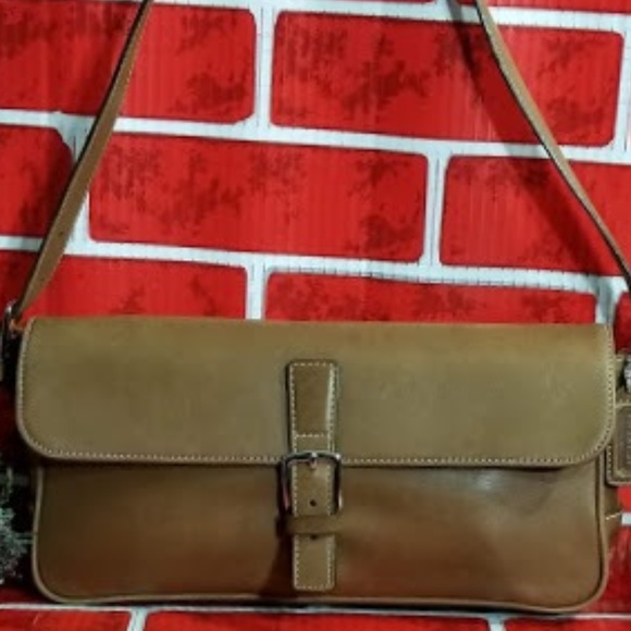 Coach Handbags - COACH- CAMEL LEATHER BAGUETTE